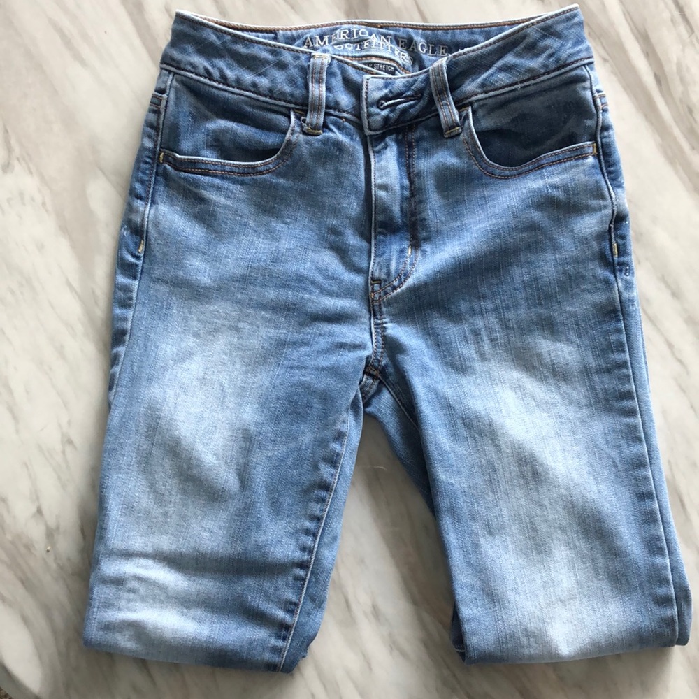 American eagle high rise jeggings. Good condition they don’t fit me anymore